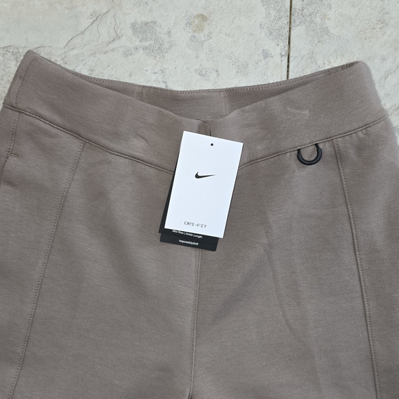 NWT Nike 24.7 Impossibly Soft Women's Taupe Jogger Pants Small - Picture 4 of 5